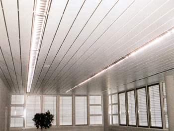 Dobner Aluminium-Paneeldecken in Bürogebäude, Ulm