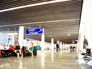 Dobner metal ceilings in Rhein-Main international airport, Frankfurt